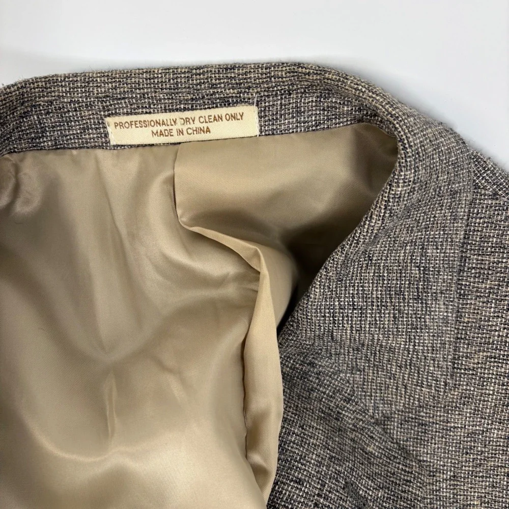 TravelSmith Blazer Mens 42R Brown 100% Silk Two Button Textured Sport Coat 8861